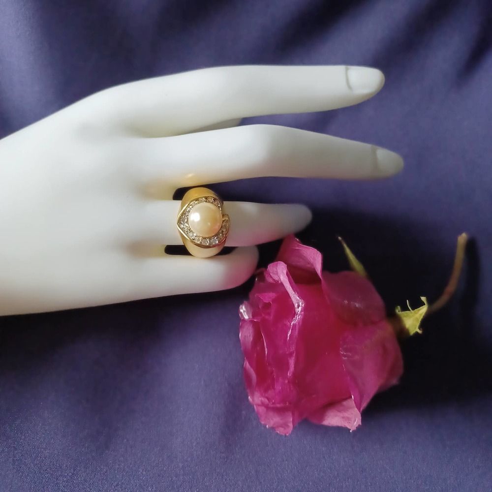 Swarovski Elements - Size 6½ - Gold tone ring as pictured